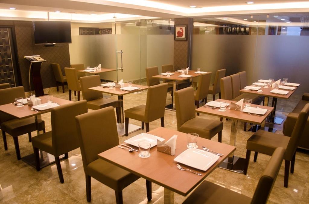 Hotel Comfotel Calcutta Exterior foto