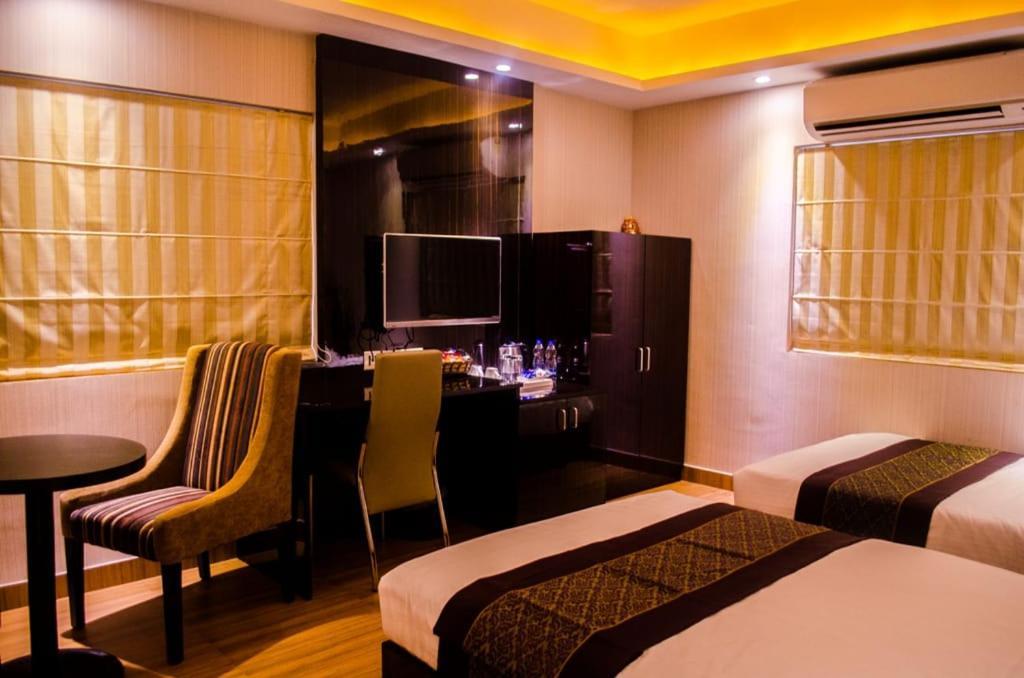 Hotel Comfotel Calcutta Exterior foto