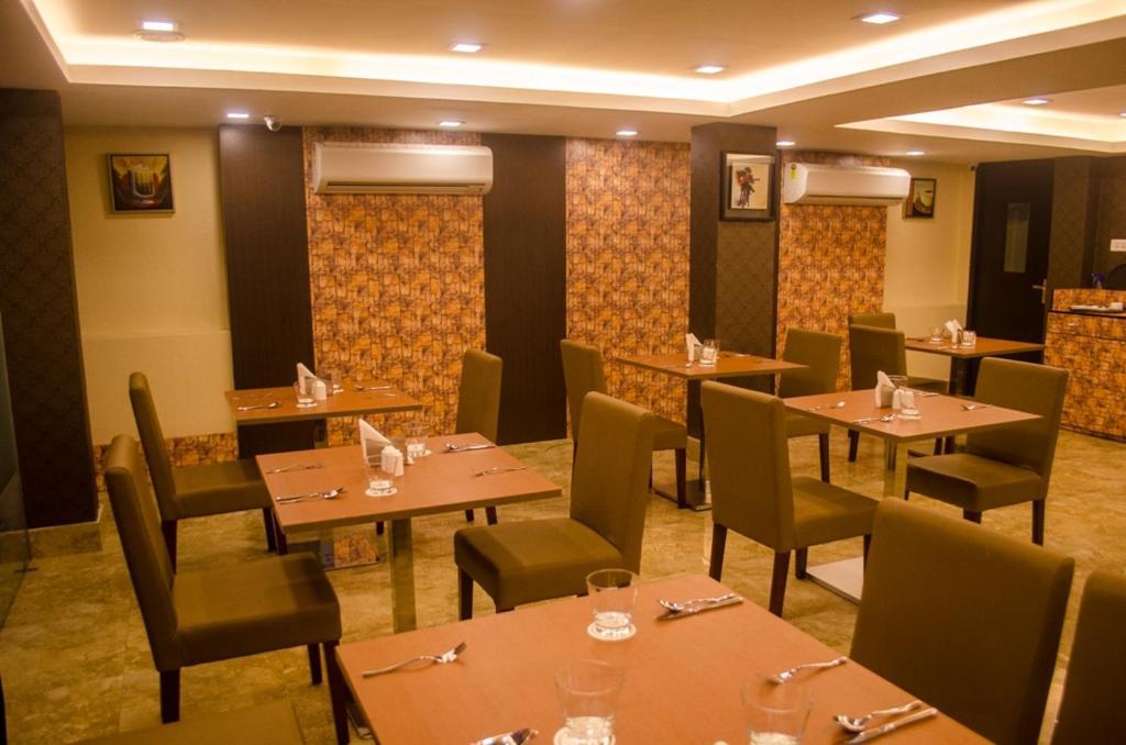 Hotel Comfotel Calcutta Exterior foto