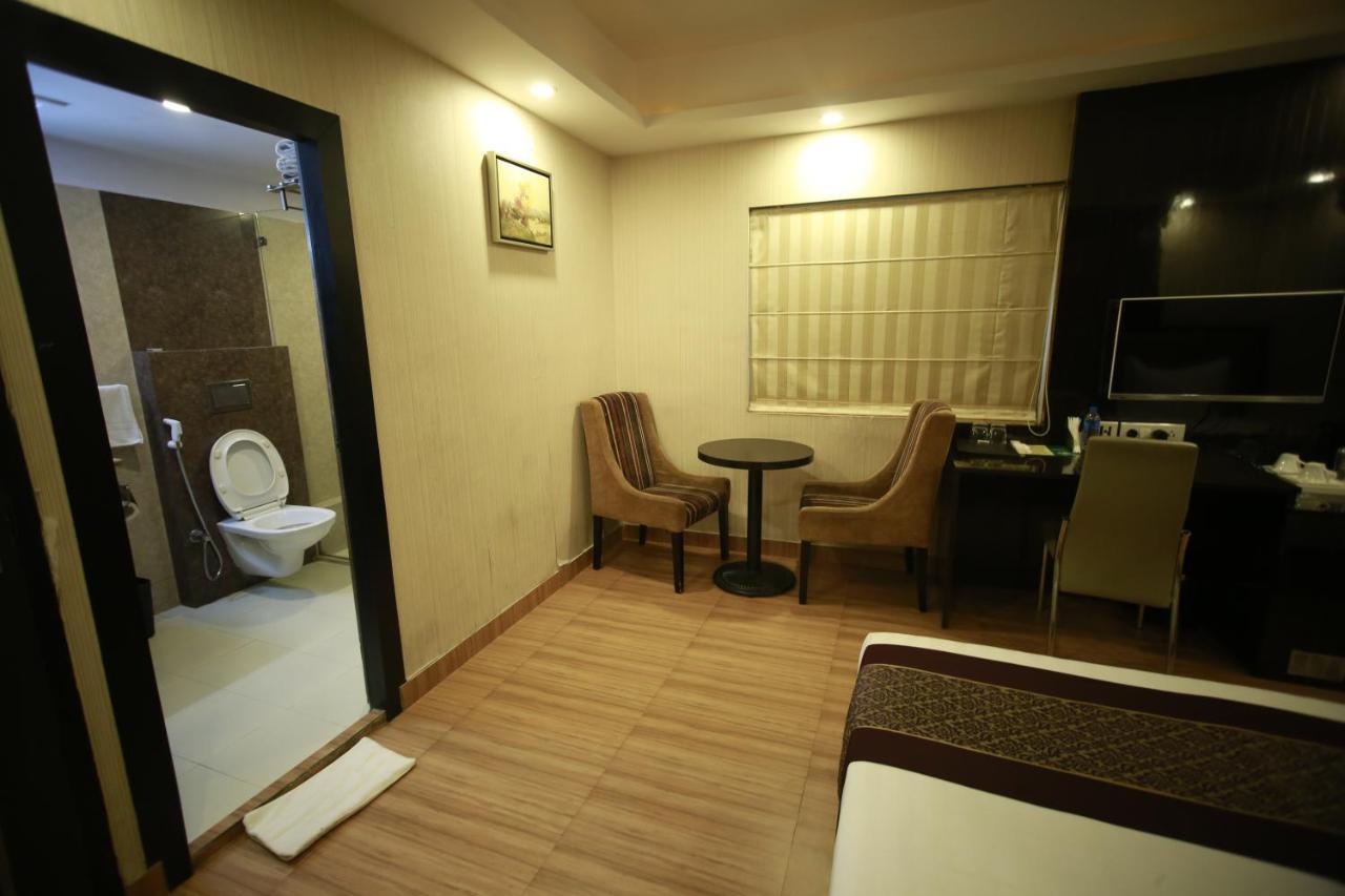 Hotel Comfotel Calcutta Exterior foto
