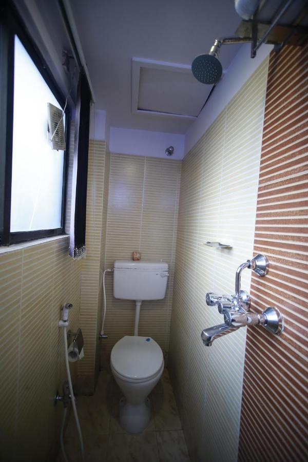Hotel Comfotel Calcutta Exterior foto