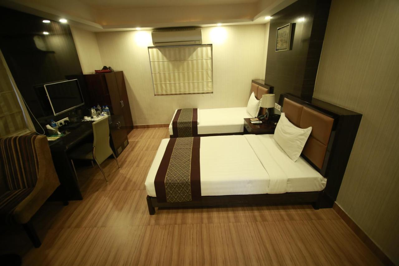 Hotel Comfotel Calcutta Exterior foto