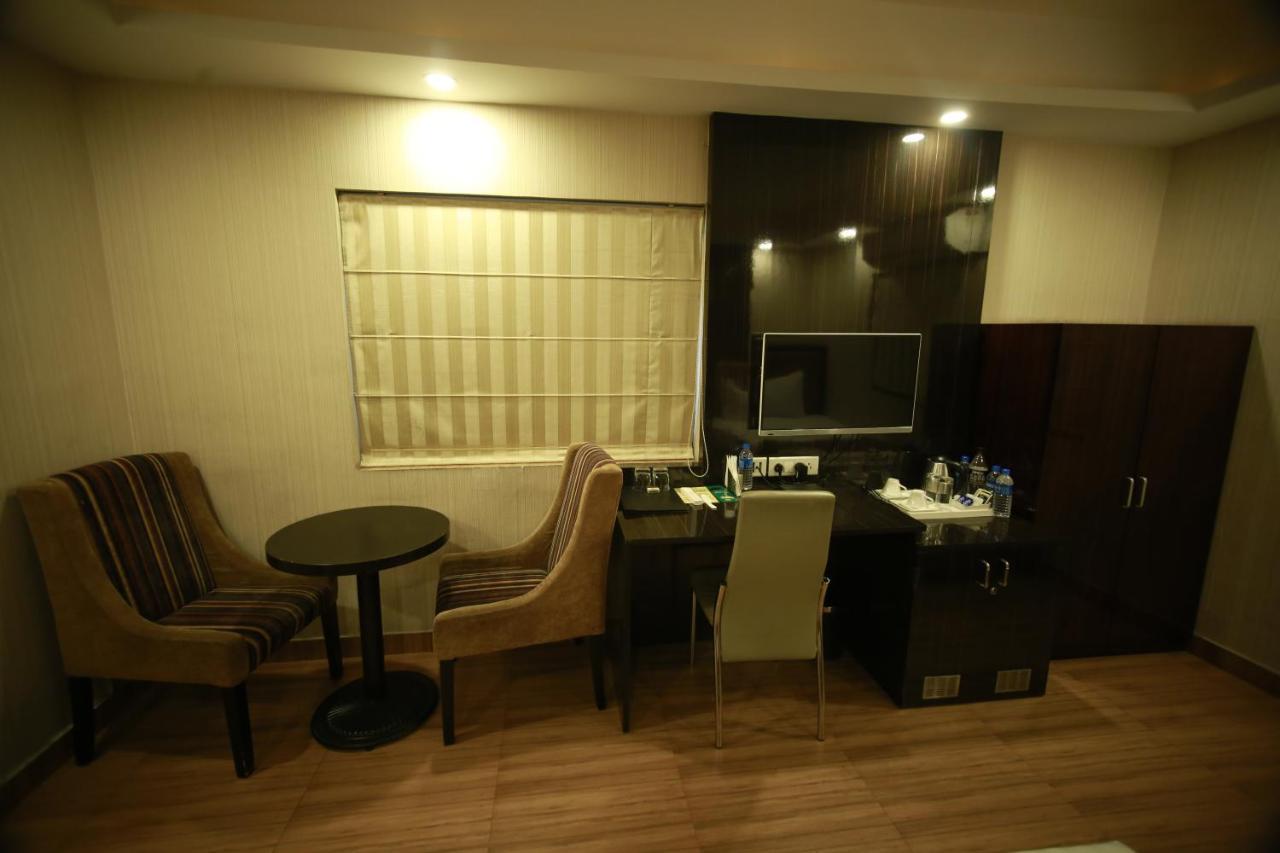 Hotel Comfotel Calcutta Exterior foto