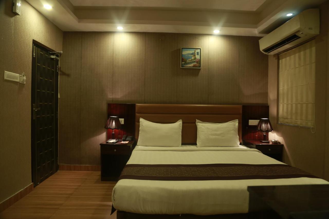 Hotel Comfotel Calcutta Exterior foto