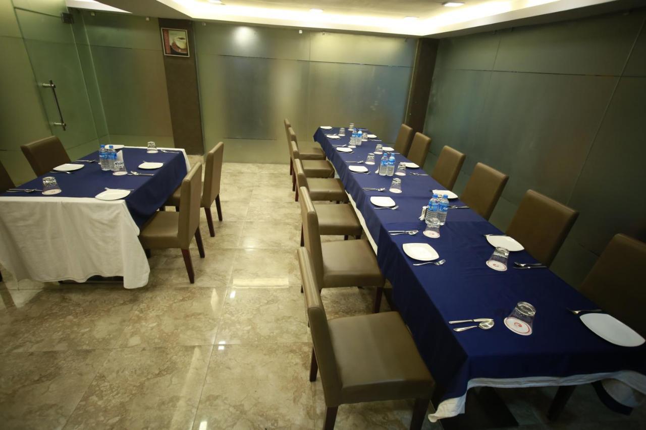 Hotel Comfotel Calcutta Exterior foto