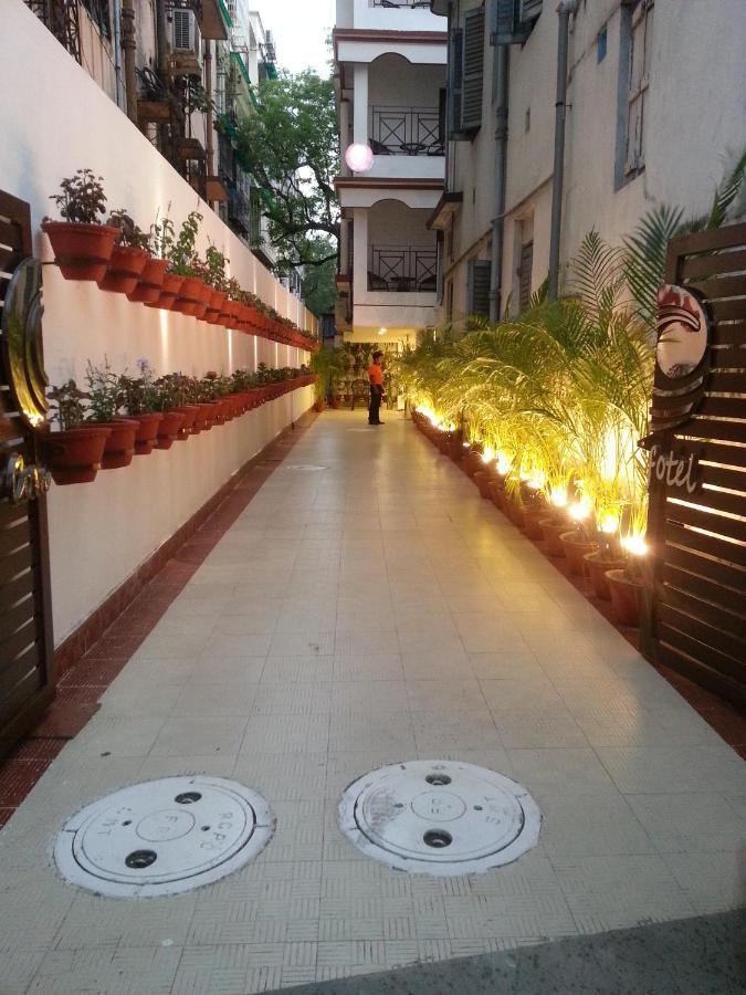Hotel Comfotel Calcutta Exterior foto