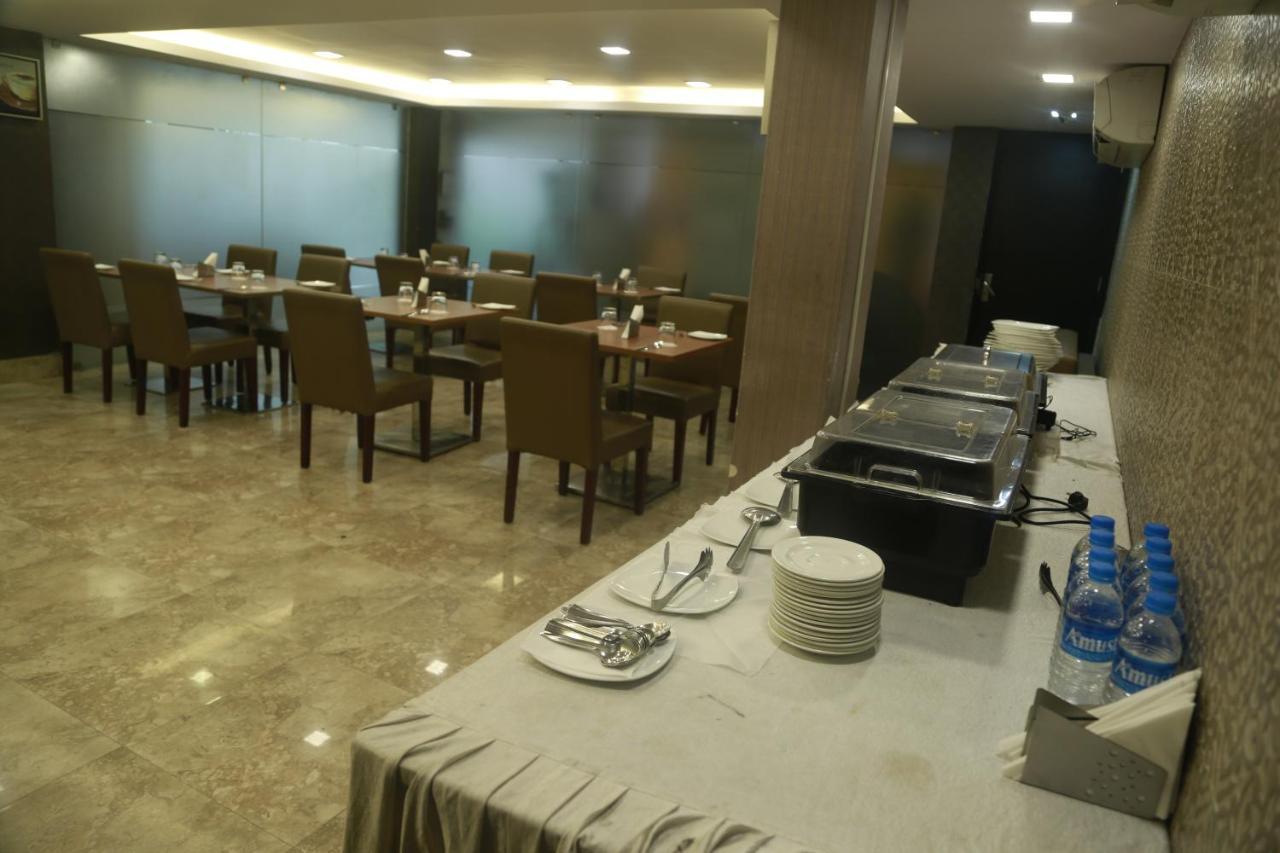 Hotel Comfotel Calcutta Exterior foto