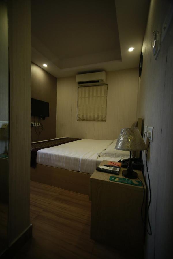 Hotel Comfotel Calcutta Exterior foto