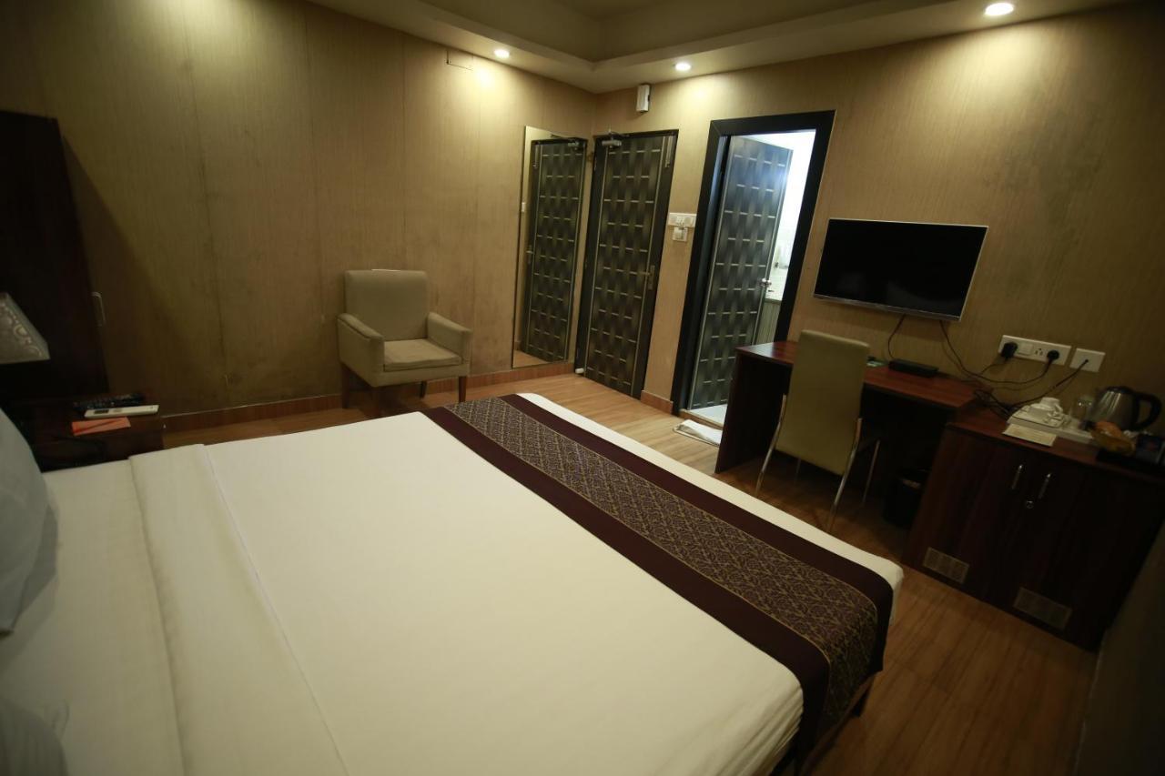 Hotel Comfotel Calcutta Exterior foto